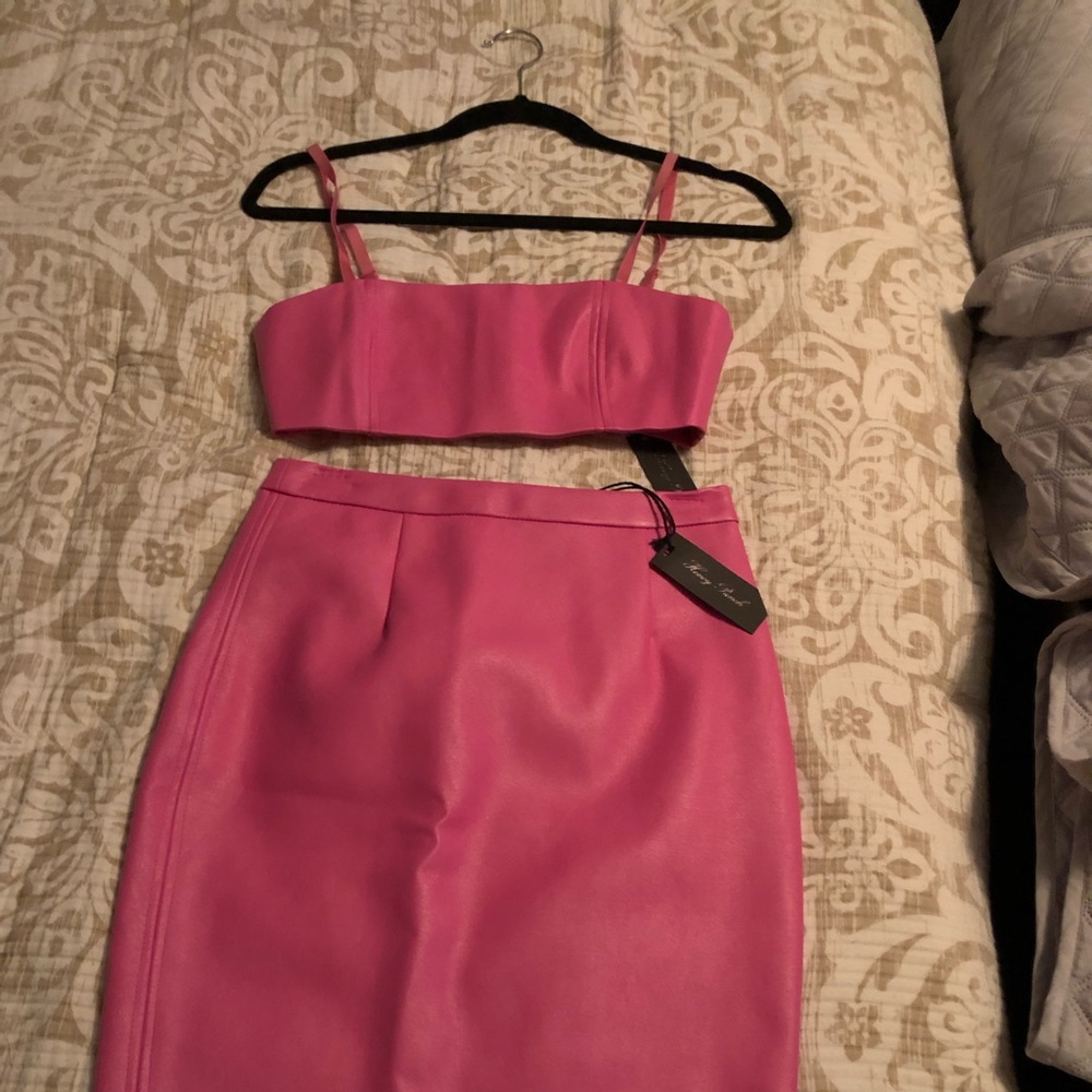 Hot Pink 2 piece never worn New with Tags